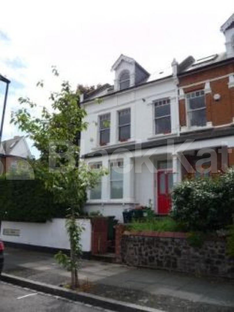 			LET!, 2 Bedroom, 1 bath, 1 reception Ground Floor Flat			 Cecile Park, CROUCH END